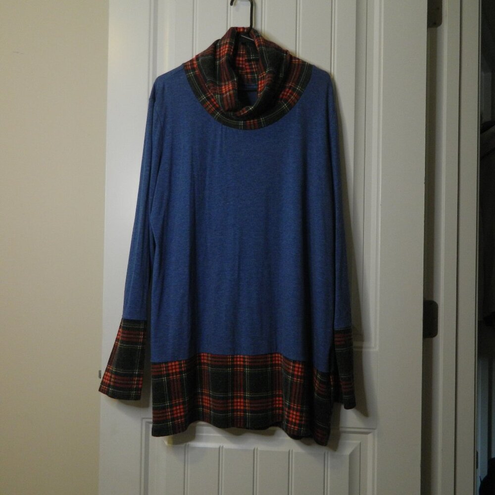 Blue Turtleneck with plaid edges 2X